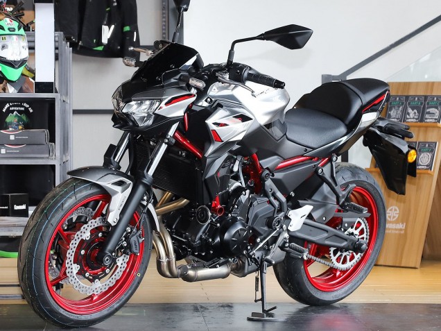 2020-2025 Kawasaki Ninja Z650 Motorcycle Fairings - Black Silver Red Canada
