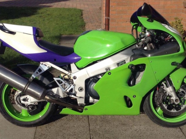 1996-2003 Kawasaki ZX7R Motorcycle Fairings - White Green Blue Canada